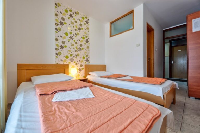 dsc03543__102154_0957-768x512